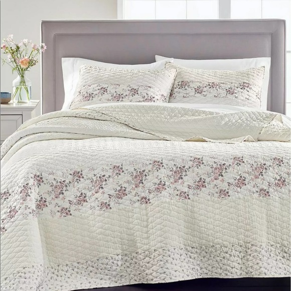 Bundle~ Martha Stewart Shabby Chic Quilt with Shams NEW 3pc Set - Picture 6 of 10